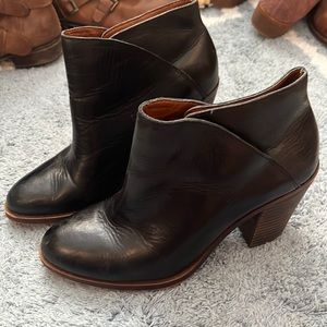 Lucky Brand women's size 7 black leather booties
